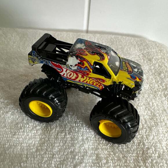 Lot of 10 Hot Wheels Monster Jam 1:64 Scale Diecast Trucks Collection - Picture 5 of 11